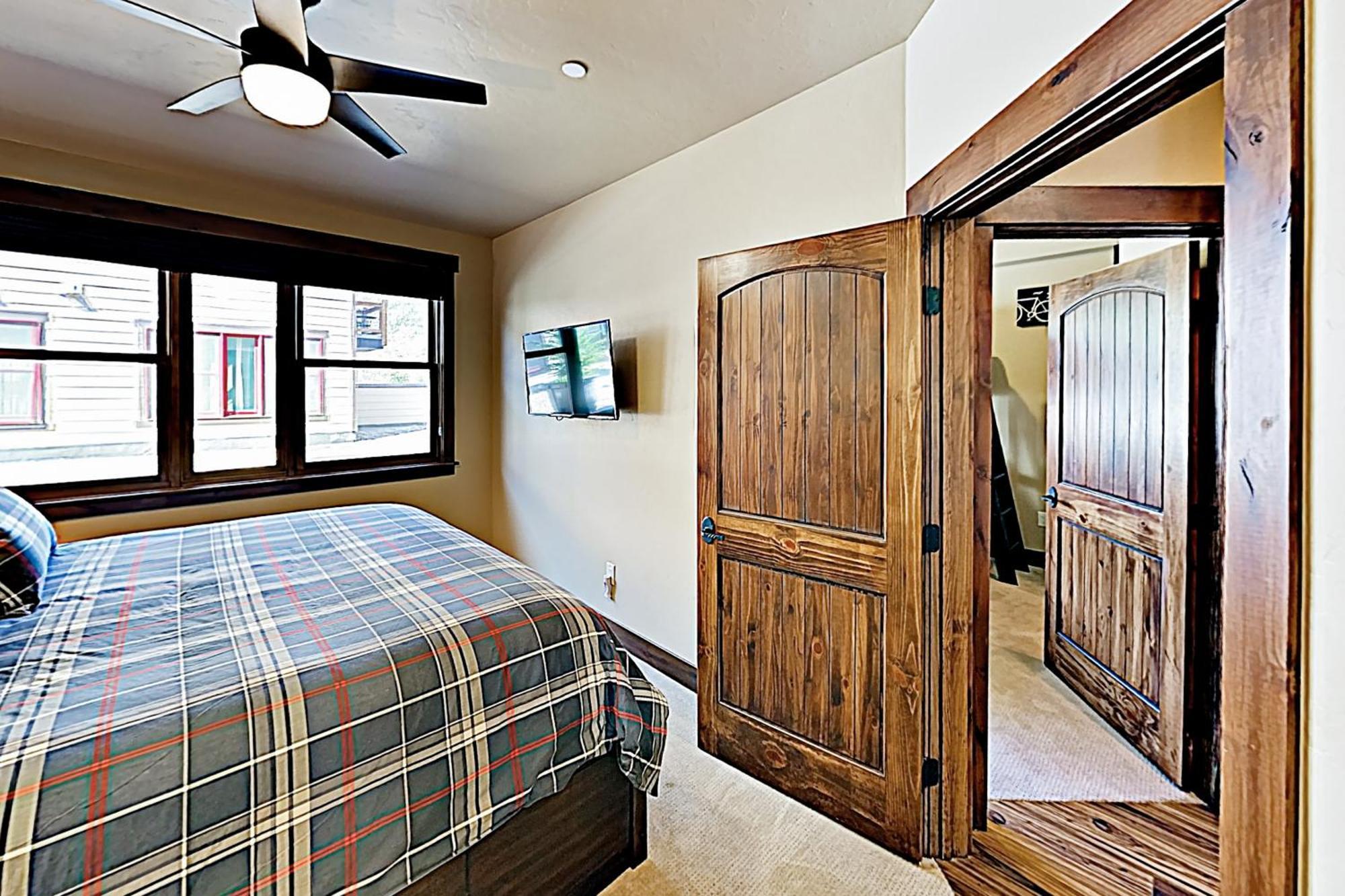 Riverfront Retreat & River'S Edge Townhome Silverthorne Room photo